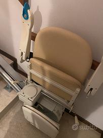 Scala per disabili monta scala