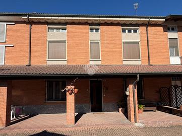 CASA SEMINDIPENDENTE A MEZZANINO