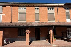 CASA SEMINDIPENDENTE A MEZZANINO