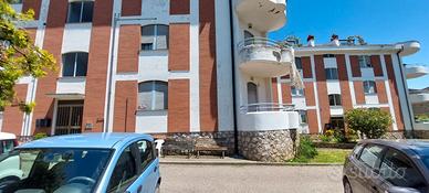 2 camere da letto 2 bagni Appartamento piano terra