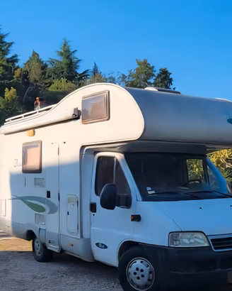 Camper McLouis Glen 430, 6 posti, anno 2003.