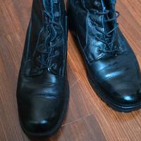 Scarponcini donna in pelle nera imbottiti