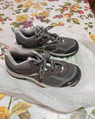 Scarpe trekking n. 36 Decathlon euro 25