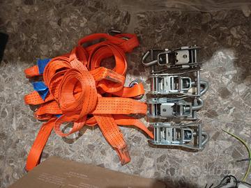 Set di 4 cinghie di fissaggio per automobile