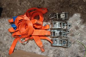 Set di 4 cinghie di fissaggio per automobile