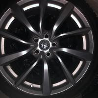 Cerchi in lega originali Alfa con gomme invernali 