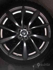 Cerchi in lega originali Alfa con gomme invernali 
