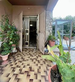 Rif.406 mondragone- sol. indipendente con giard
