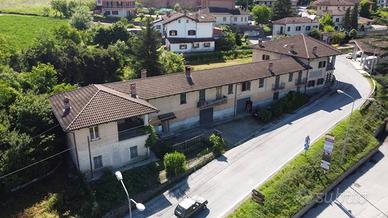 Rustico / Casale di 1000 m² con più di 5 locali e 
