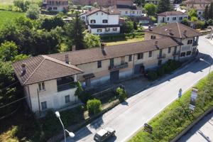 Rustico / Casale di 1000 m² con più di 5 locali e 