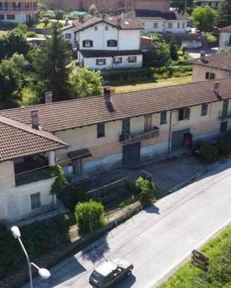 Rustico / Casale di 1000 m² con più di 5 locali e 