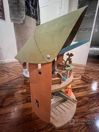 casa delle bambole con accessori in legno