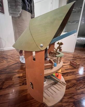 casa delle bambole con accessori in legno