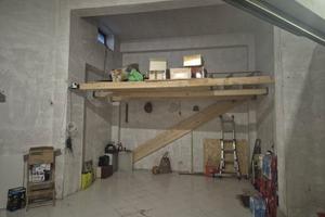 Magazzino /box auto Tor lupara