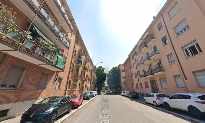 Camera SINGOLA in QUADRILOCALE con TERRAZZO