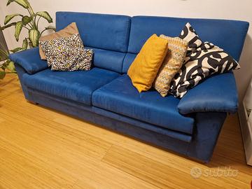 Divano in alcantara 3 posti