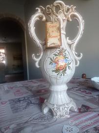 anfora in  buone condizioni .originale di bassano 