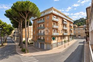 3 LOCALI A FRANCAVILLA AL MARE