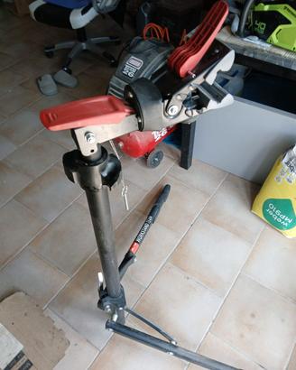 cavalletto supporto manutenzione bici