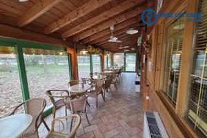 AFFERMATO LOCALE COMMERCIALE CON AMPIO GIARDINO ES