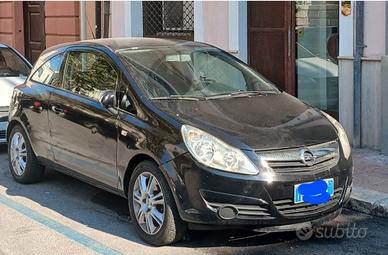 opel corsa nera 