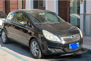 opel corsa nera 