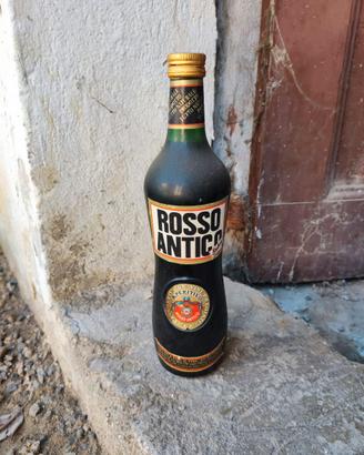 Bottiglia vintage di Rosso Antico Buton
