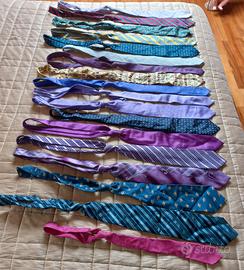 Set, lotto composto da 18 cravatte