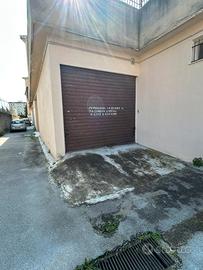 Box con soppalco e bagno
