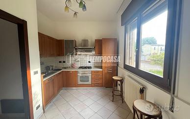 Porzione di casa con giardino libera subito!