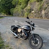 Moto Guzzi V7 II STONE ABS