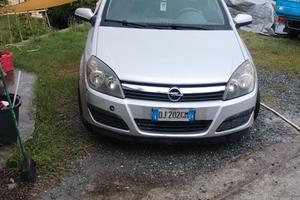 Opel Astra 1.7 dti con gancio Traino e carrello Ap