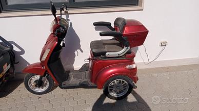 Scooter Elettrico a tre ruote per Anziani