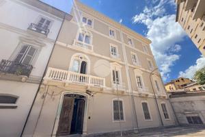 4 LOCALI A TERAMO