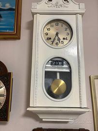OROLOGIO A PENDOLO A MURO CON DATARIO