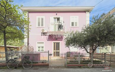 APPARTAMENTO CON INGRESSO INDIPENDENTE E 3 CAMERE