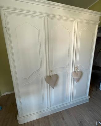 Armadio shabby chic
