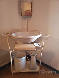 lavabo vintage con brocche 