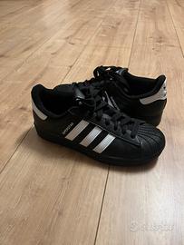 Adidas superstar black unisex