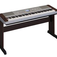 Pianoforte digitale Yamaha DGX-640

