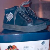 Scarpe bimba Fiorucci.