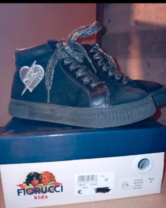 Scarpe bimba Fiorucci.