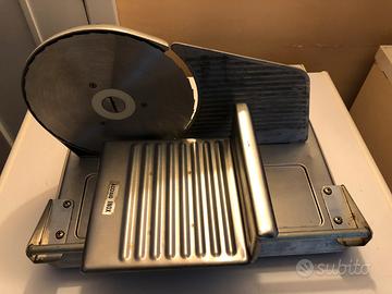 Affettatrice manuale per salumi e carne