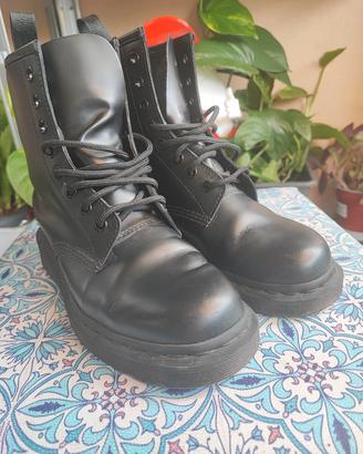 anfibi dr Martens 