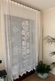 Tenda artigianale ad uncinetto in filo di scozia