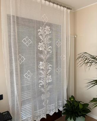 Tenda artigianale ad uncinetto in filo di scozia