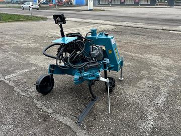 scalzatore porta attrezzi interfilare Spedo con la