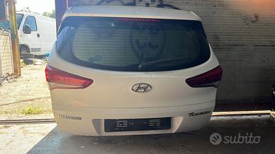 Cofano e Paraurti posteriore Hyundai Tucson