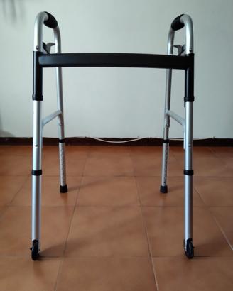 Deambulatore fisso push - down con ruote fisse