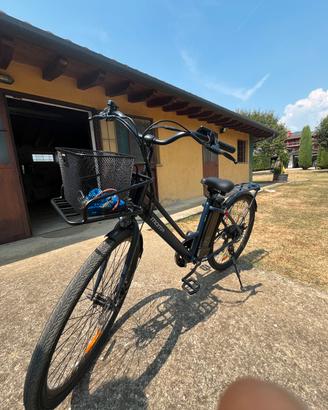 Moma bikes bici elettrica da città 28”